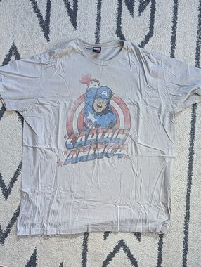 Vintage Style Marvel Captain America Tee - Gray with Red & Blue Graphic